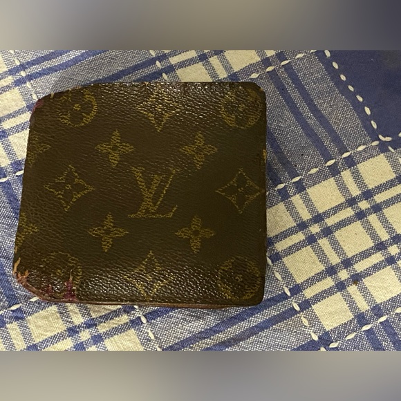 Louis Vuitton monogram wallet - Picture 1 of 6